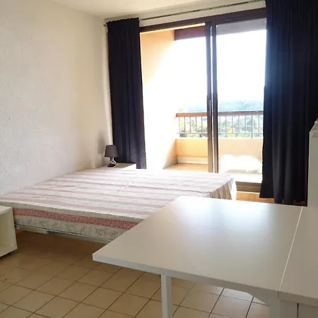 Studio In Residence With Terrace And Pool